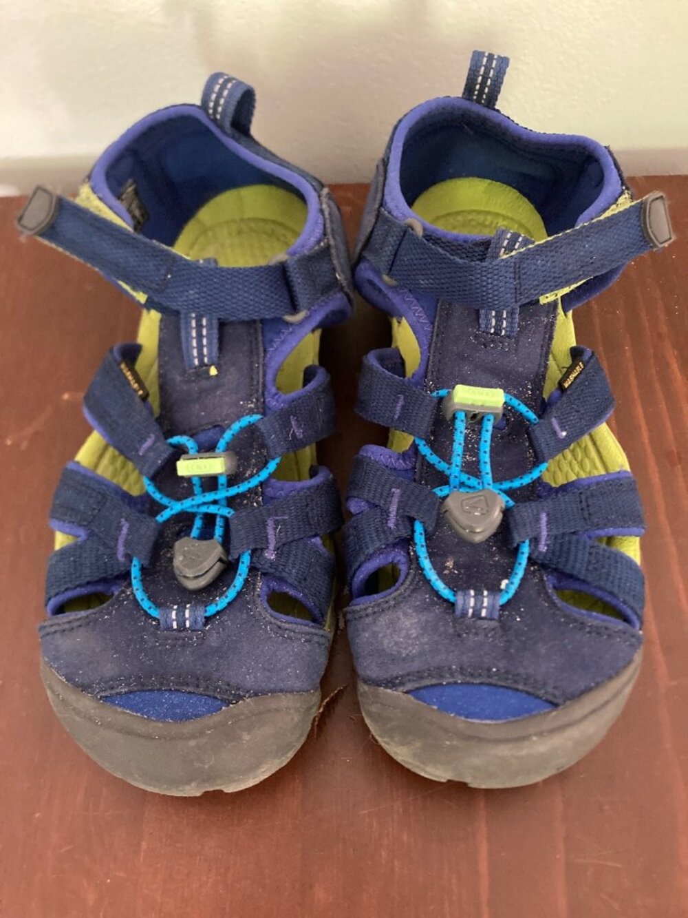 Keen Blue & Green Kids Sandals Size 4 US Outdoor Shoes With Secure Fit